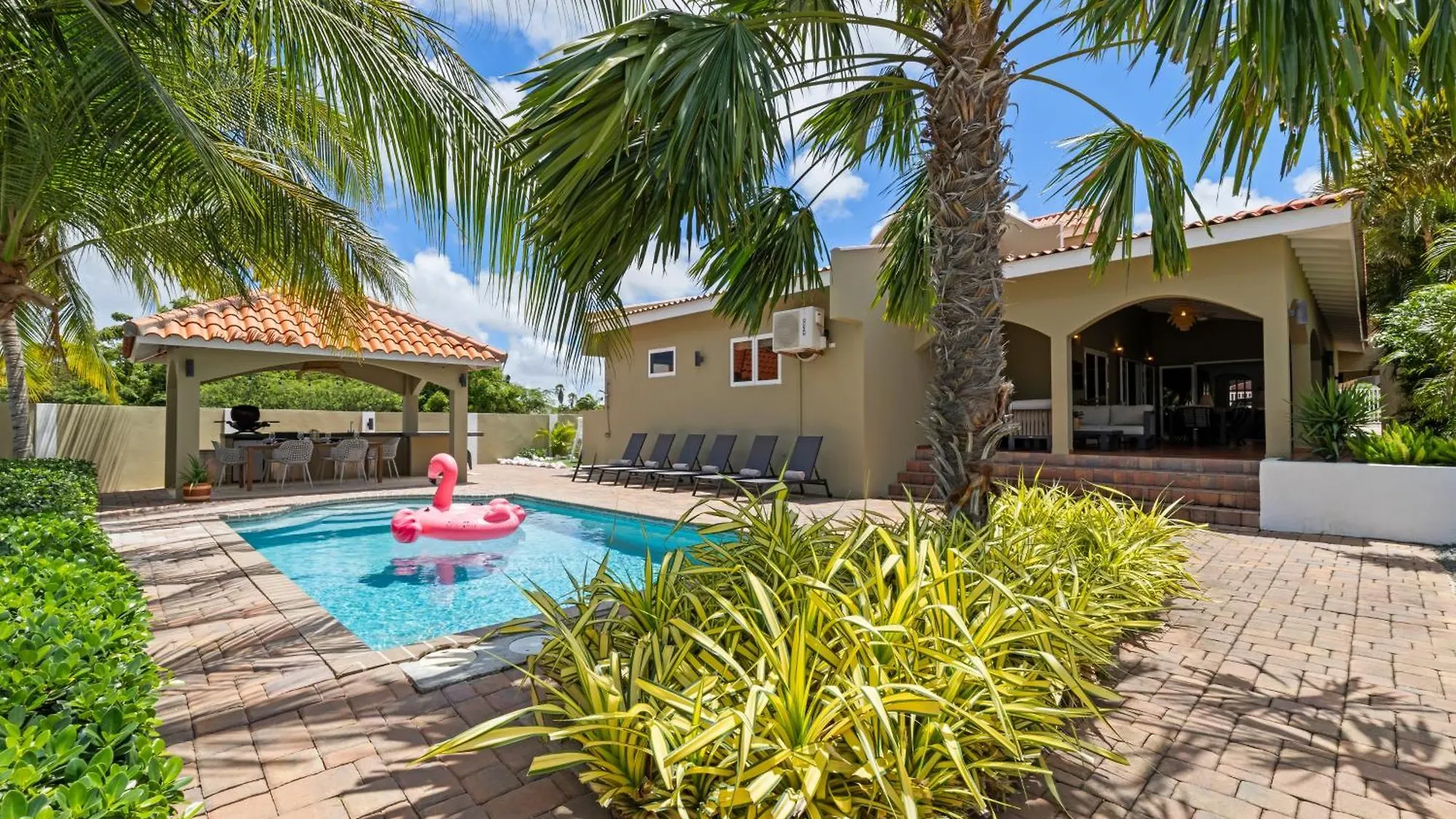 Palm Villa Curacao - Luxe, Kindvriendelijk & Zwembad Willemstad