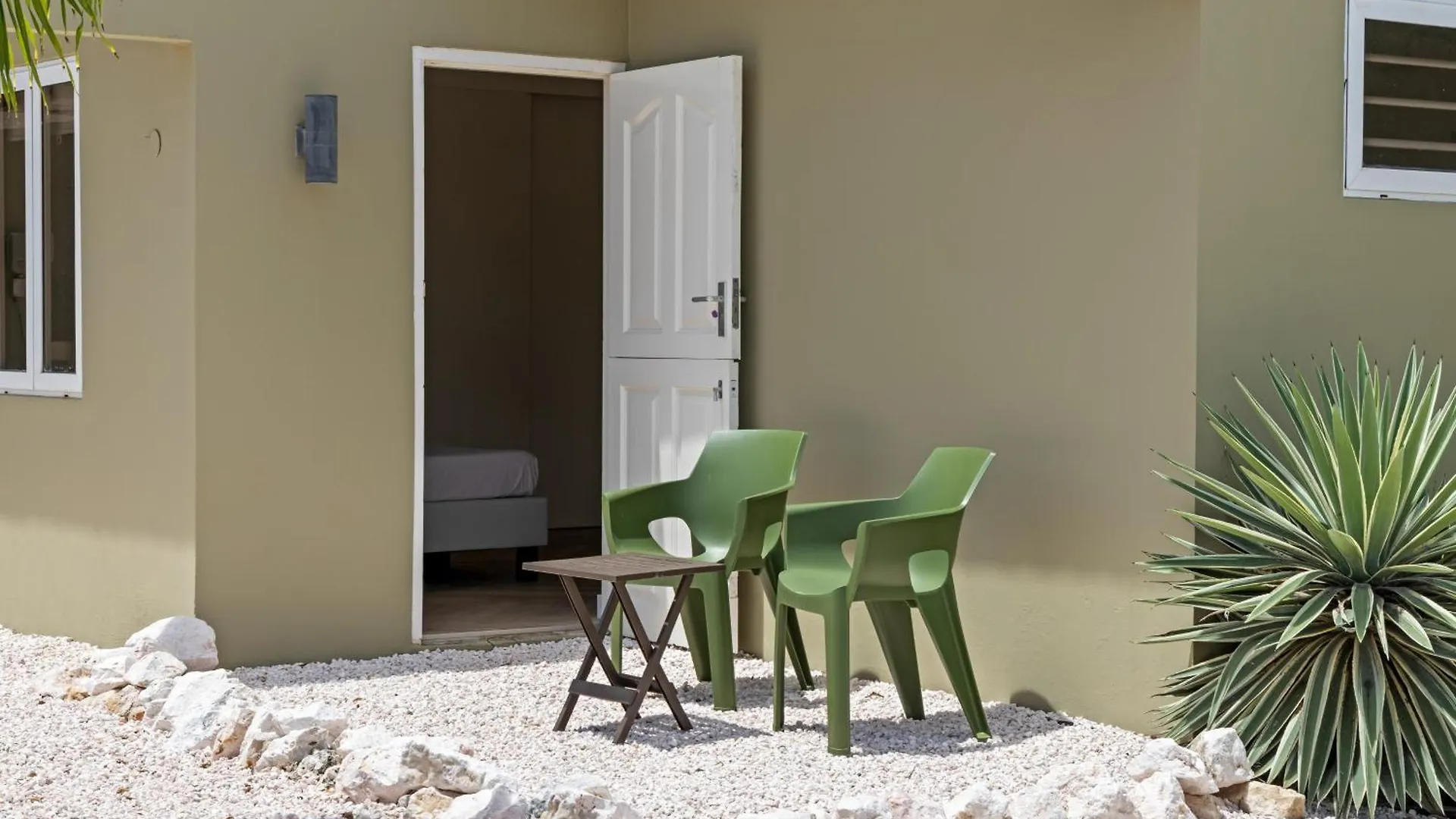 Palm Villa Curacao - Luxe, Kindvriendelijk & Zwembad Willemstad