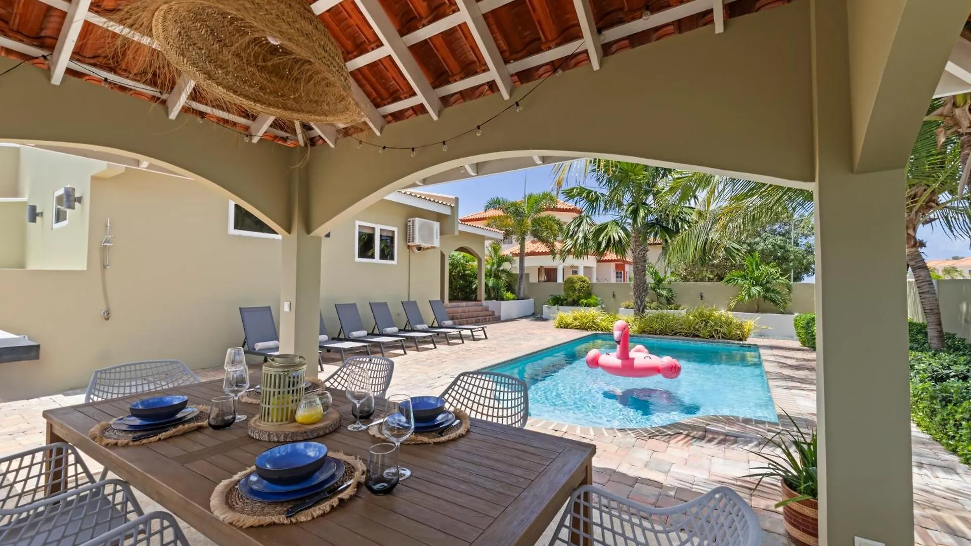 Palm Villa Curacao - Luxe, Kindvriendelijk & Zwembad Willemstad